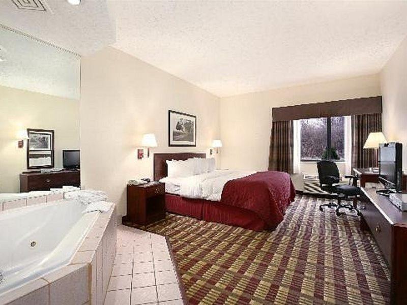 Baymont By Wyndham Boston Heights/Hudson Otel Dış mekan fotoğraf