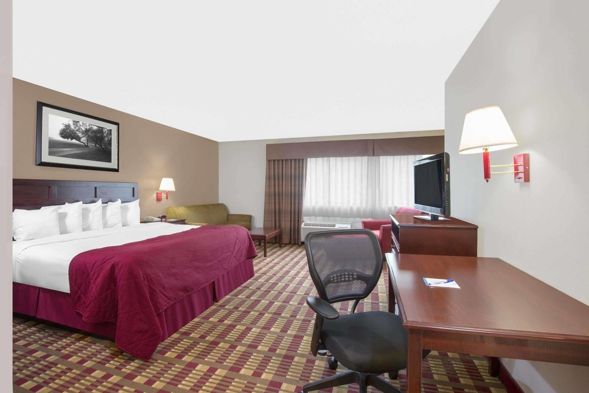 Baymont By Wyndham Boston Heights/Hudson Otel Dış mekan fotoğraf